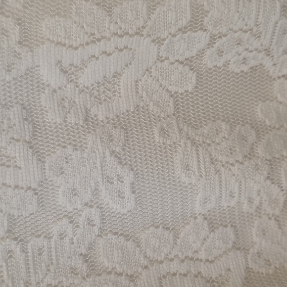 BNWT Express cream lace romper size M - Picture 3 of 8